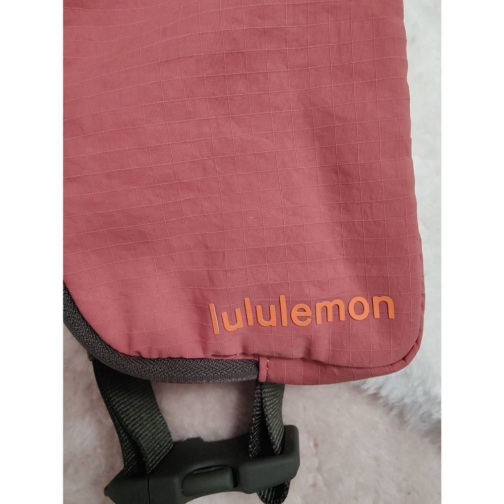 Lululemon Mini Belt Bag, Brier Rose - Picture 4 of 7